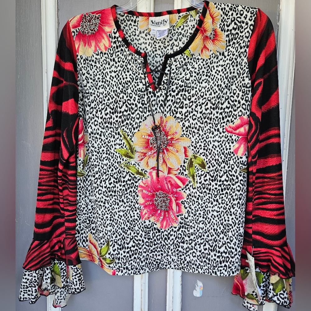 NWT* Vanity long sleeve layering ruffle cuffs, animal, floral print top (gd-cab)